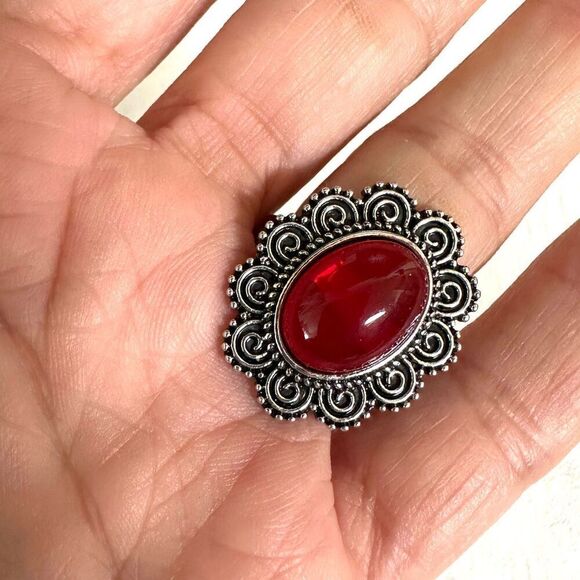 Silver tone and red ring - Picture 5 of 6